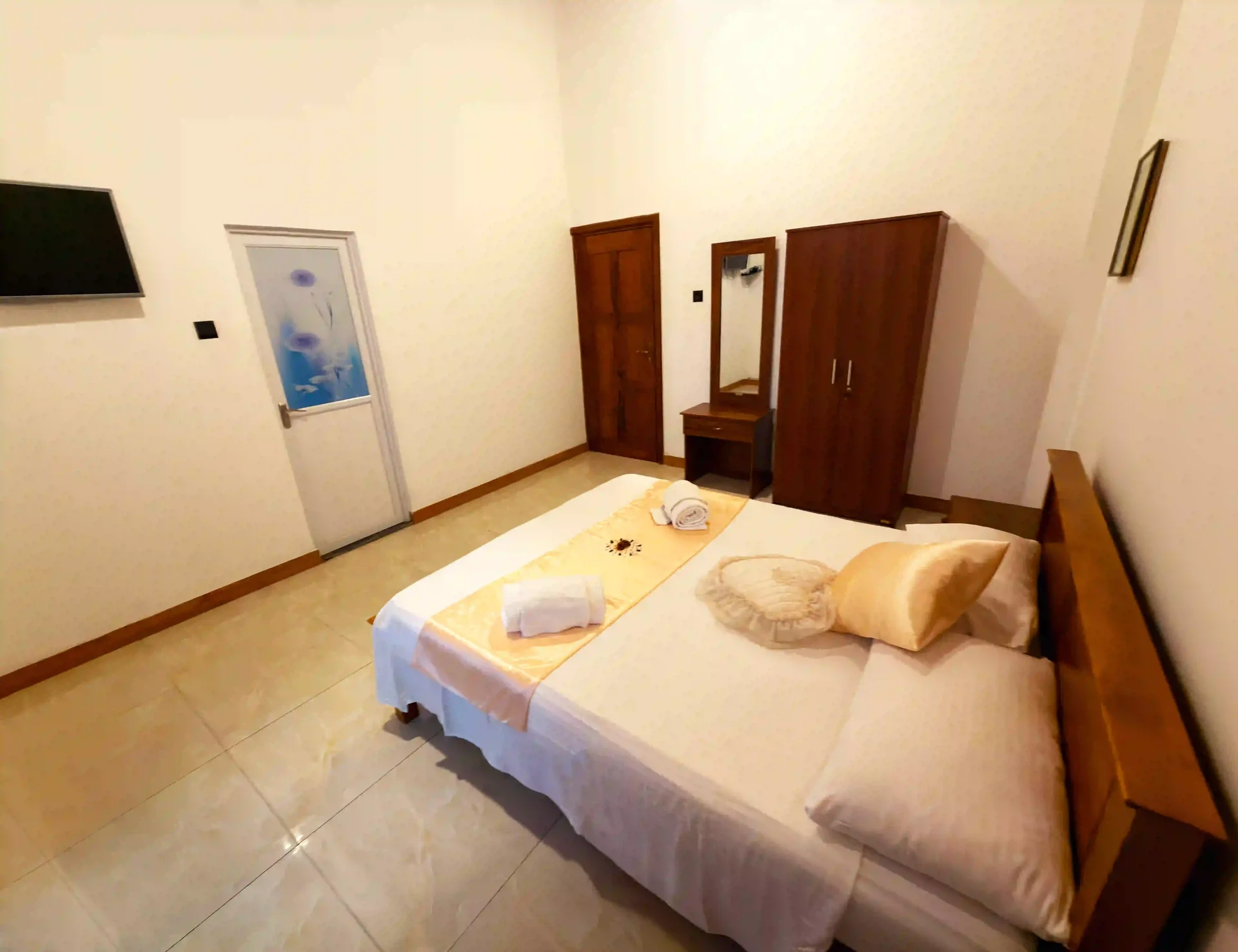 Double Room - Photo 3